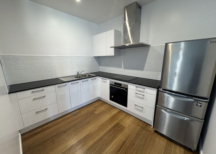  at 2/11 Waiteata Road, Kelburn, Wellington, Wellington