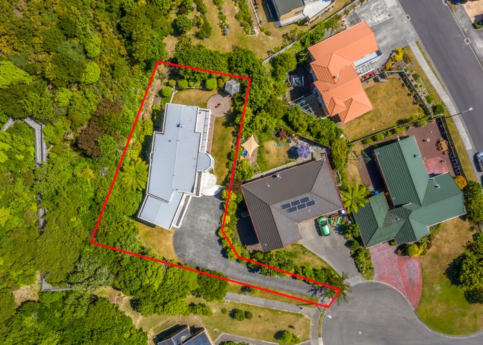  at 6 Iona Place, Papakowhai, Porirua