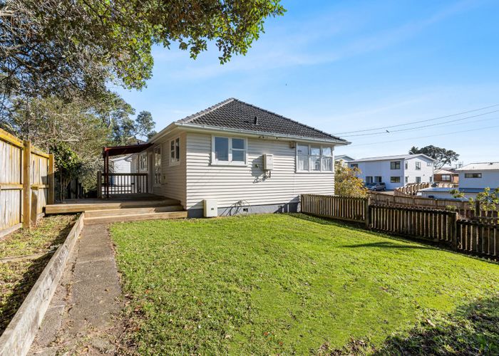  at 17 Glass Road, Mount Roskill, Auckland