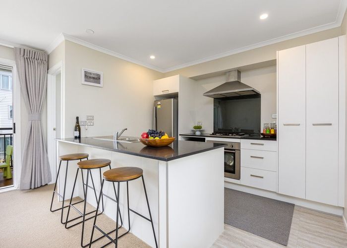  at 8 Panakenake Way, Flat Bush, Auckland