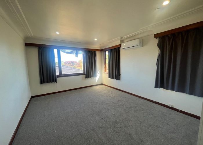  at 4 Noton Road, Mount Roskill, Auckland