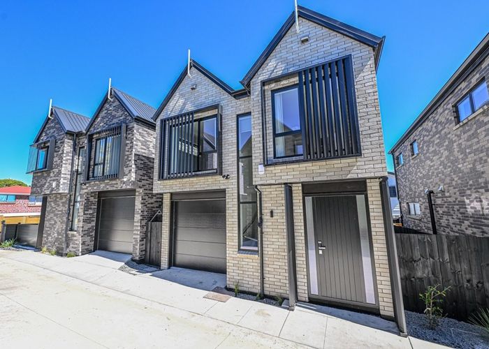  at 1B Galloway Crescent, Farm Cove, Manukau City, Auckland