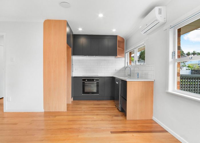  at 1/37 Tawera Road, Greenlane, Auckland