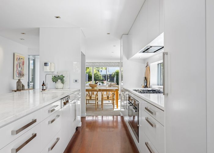  at 9 Poynder Avenue, Merivale, Christchurch City, Canterbury
