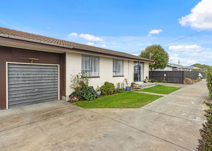  at 873A Beach Road, Waiake, Auckland