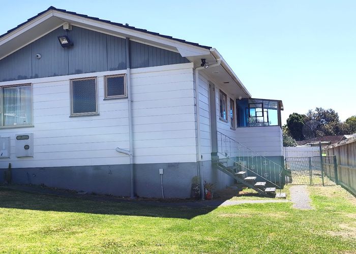  at 1/9 Charntay Avenue, Clover Park, Auckland
