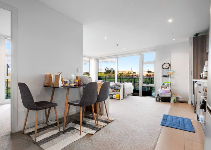  at 104/5 Rose Garden Lane, Albany, North Shore City, Auckland