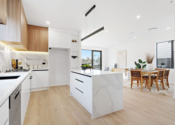  at 72 Selwyn Crescent, Forrest Hill, North Shore City, Auckland