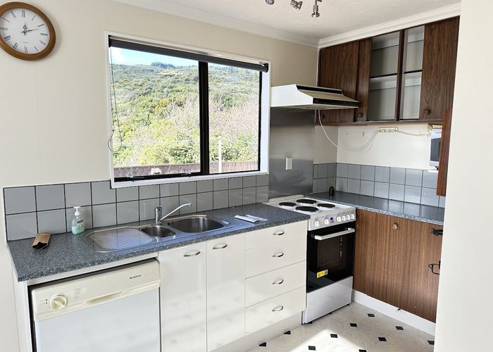  at 33 Nassau Avenue, Grenada North, Wellington