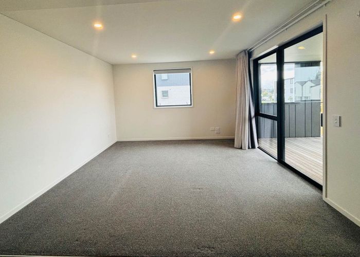  at 5/45 Cessna Crescent, Mangere, Manukau City, Auckland