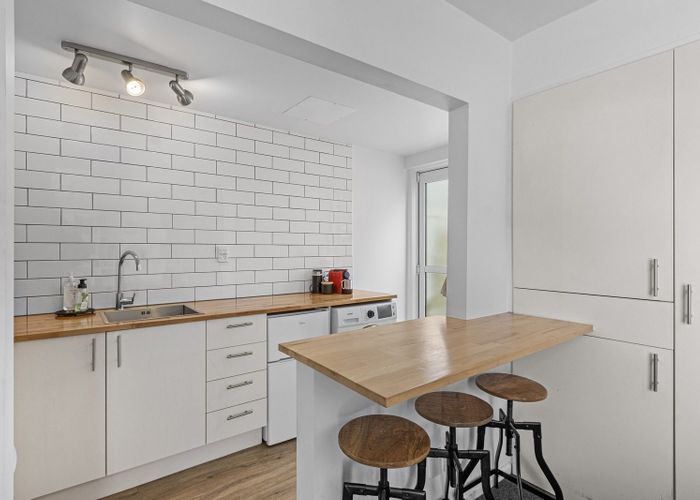  at 2/345 Armagh Street, Linwood, Christchurch City, Canterbury