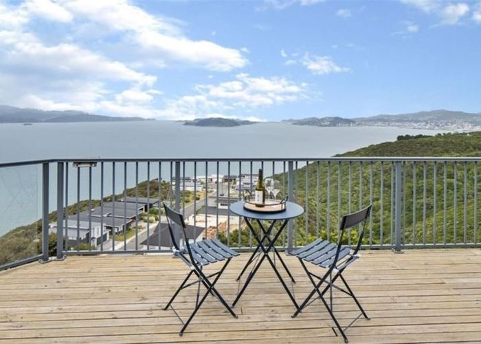  at 18 Bennett Grove, Newlands, Wellington