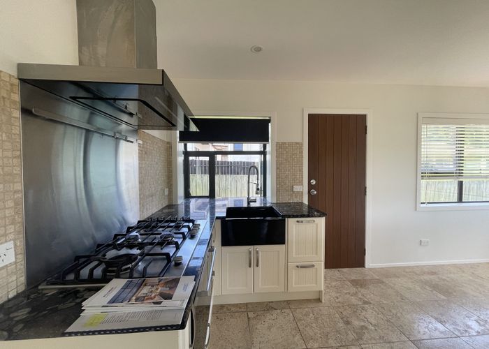  at 2/38A Moore Street, Hillcrest, Auckland