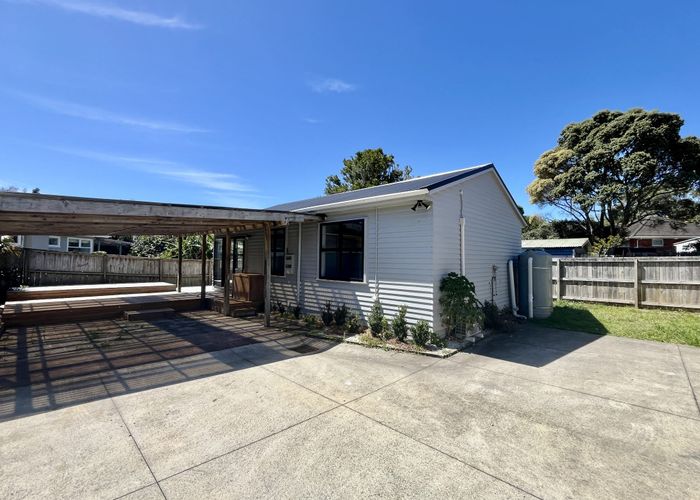  at Green Bay, Waitakere City, Auckland