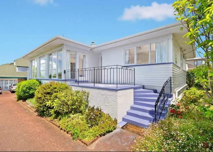  at 12 Holland Rd, Hillcrest, North Shore City, Auckland