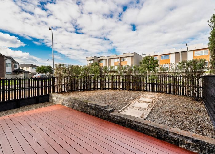  at 4 Meritage Lane, Te Atatu South, Waitakere City, Auckland