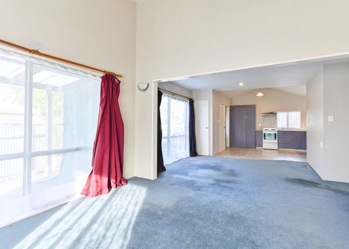  at 1024A Hood Street, Mayfair, Hastings