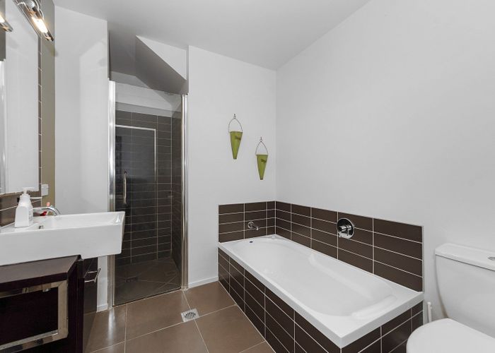  at 1/21 Wellington Street, Hamilton East, Hamilton