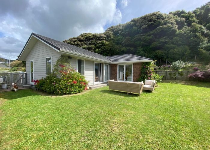  at 21 Banks Boulevard, Whitby, Porirua