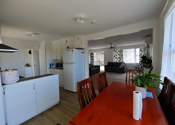  at 5 Shale Avenue, Massey, Waitakere City, Auckland