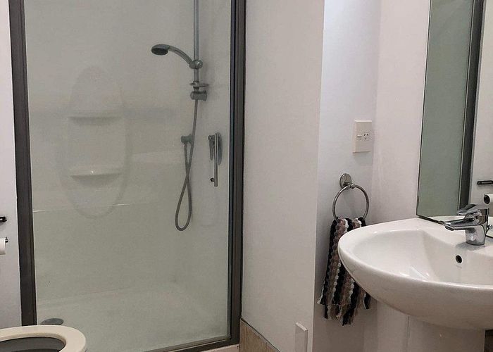  at 4/44 Carlos Drive, Flat Bush, Manukau City, Auckland