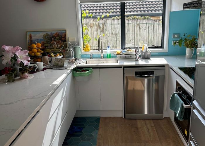  at 42 Newinn Crescent, East Tamaki Heights, Manukau City, Auckland