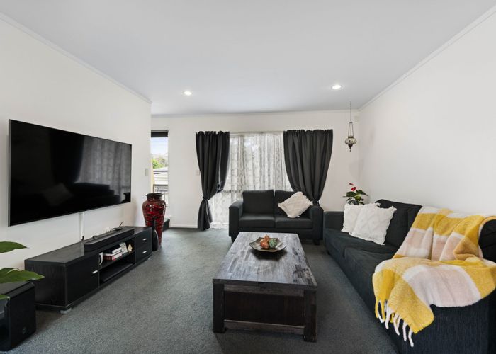  at 2/8 Margan Avenue, New Lynn, Auckland