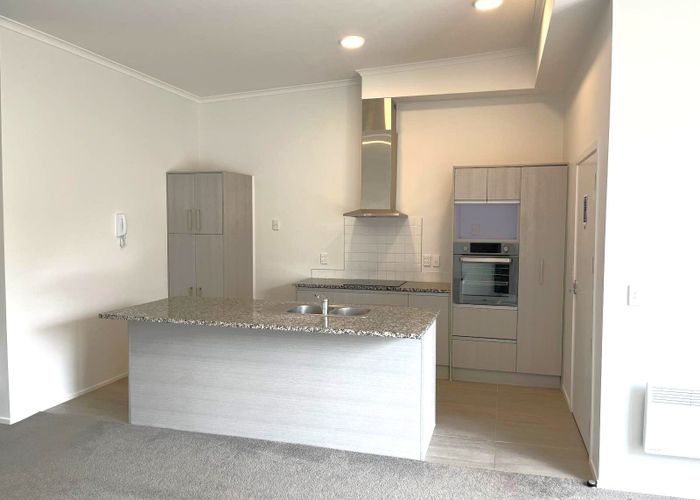  at 17/11 Carlos Drive, Flat Bush, Manukau City, Auckland