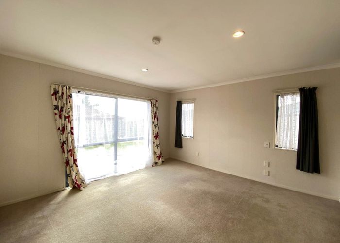  at 5 Adrigole Place, East Tamaki, Manukau City, Auckland