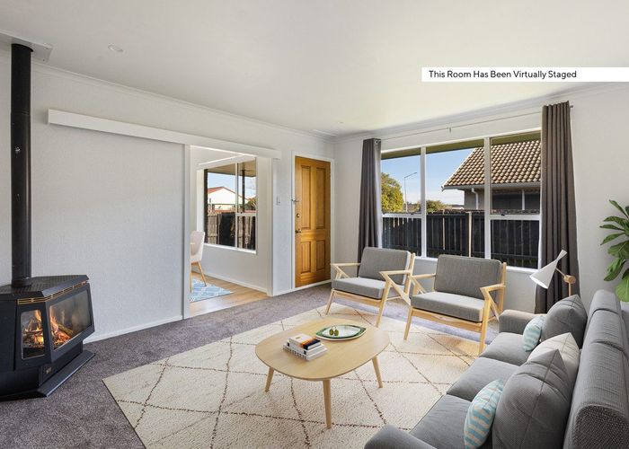  at 1/4 Queenspark Drive, Parklands, Christchurch