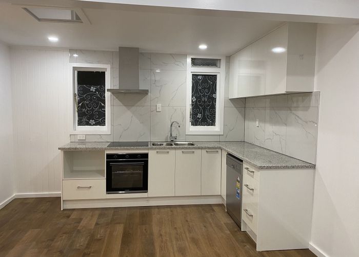  at 33 Esplanade Road, Mount Eden, Auckland