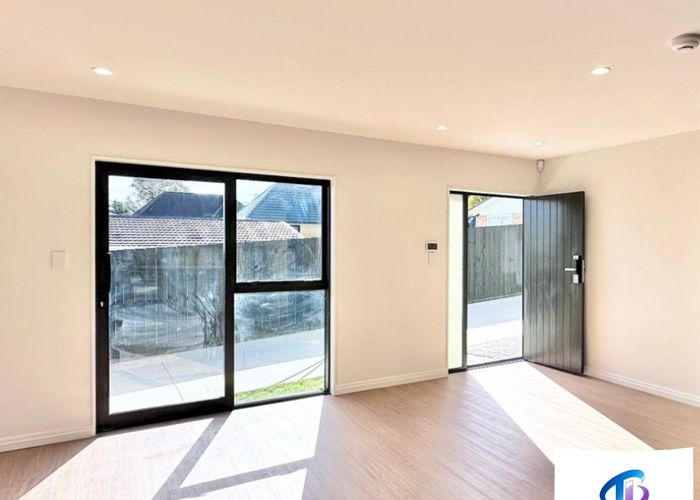  at 142 Great South Road, Manurewa, Manukau City, Auckland