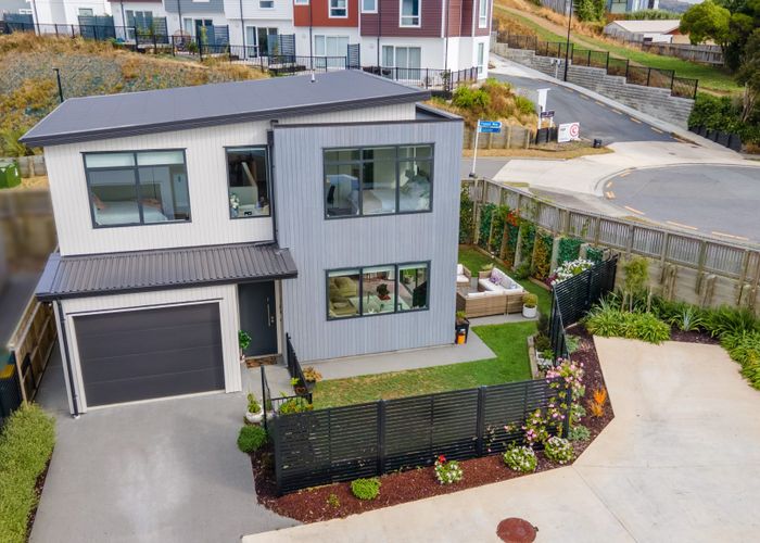  at 2 Skysail Lane, Whitby, Porirua
