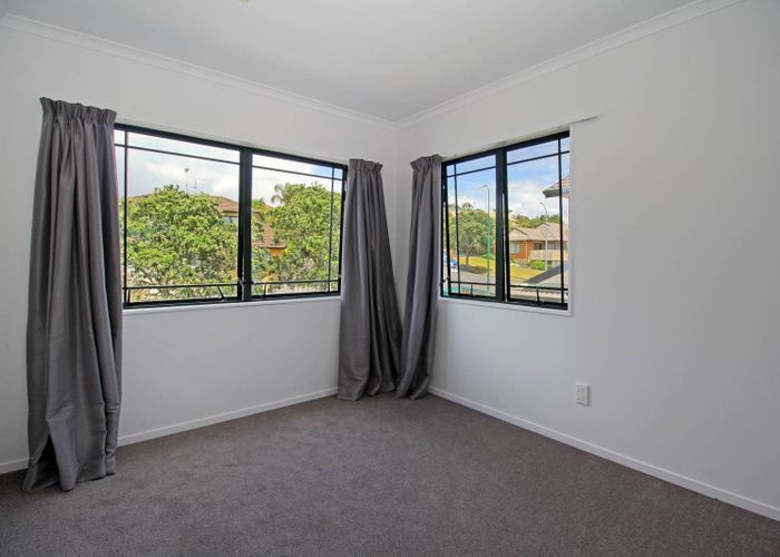  at 4 Lincoln Close, Northcross, North Shore City, Auckland