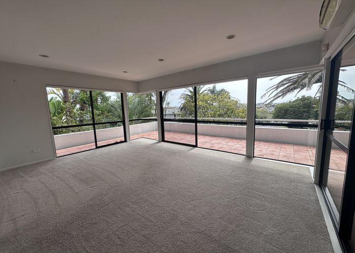  at 15 Perendale Close, Somerville, Manukau