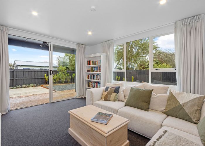  at 8B Queenspark Drive, Parklands, Christchurch