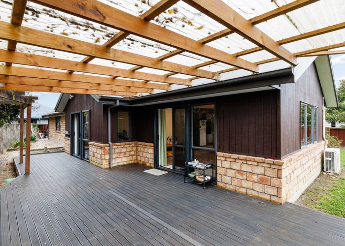  at 12 Stoneleigh Drive, Chartwell, Hamilton