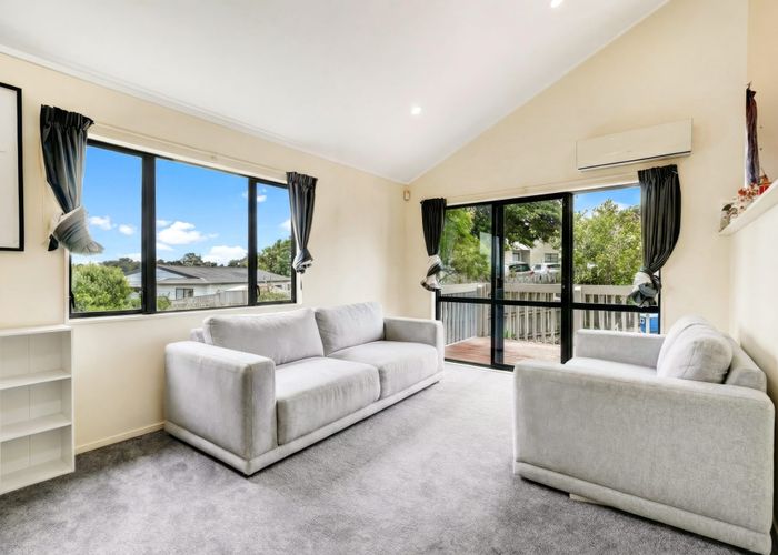  at 2/28 Pahi Place, West Harbour, Waitakere City, Auckland
