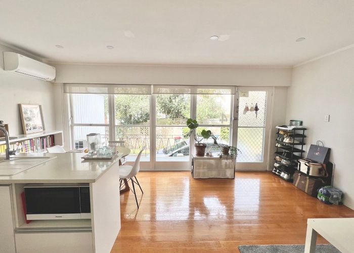  at 4/8 Tawera Road, Greenlane, Auckland City, Auckland