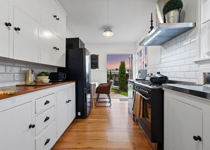  at 105 Fairfield Road, Fairfield, Hamilton