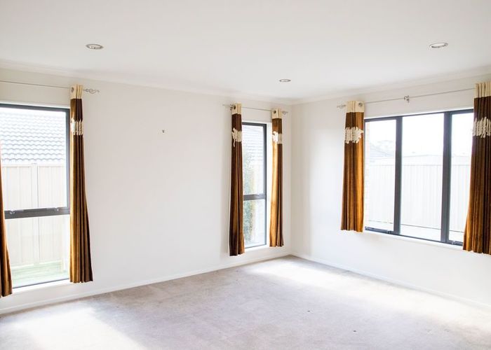  at 12 Erceg Way, Rosehill, Papakura