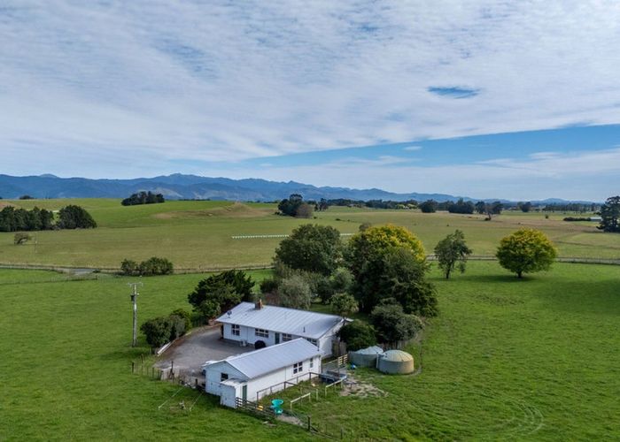  at 72 Taumata Island Road, Carterton, Carterton, Wellington