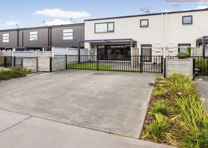  at 42 Brookview Drive, Flat Bush, Auckland
