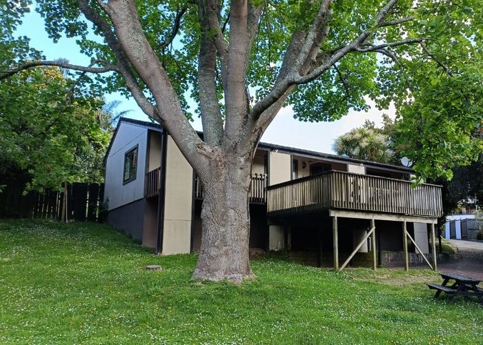  at 14 Palmetto Place, Goodwood Heights, Manukau City, Auckland