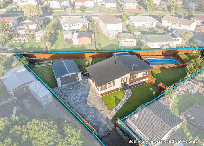  at 39 Thornlow Street, Glendene, Auckland
