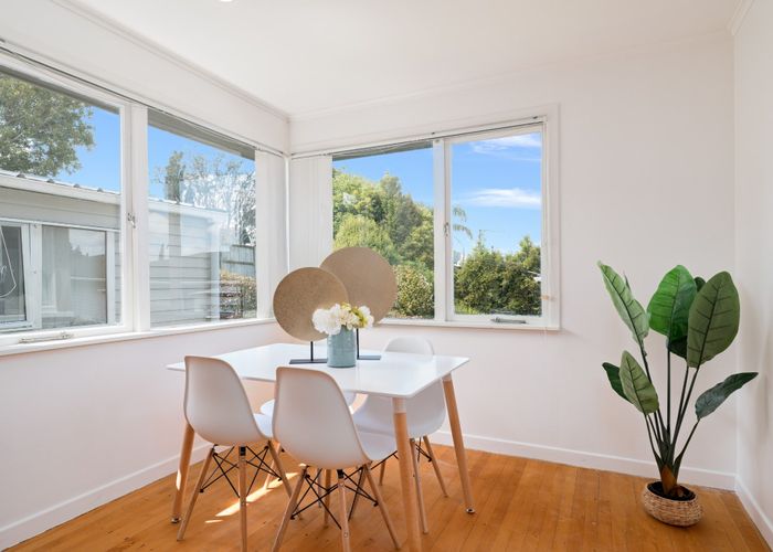  at 38 Lyttelton Avenue, Forrest Hill, Auckland