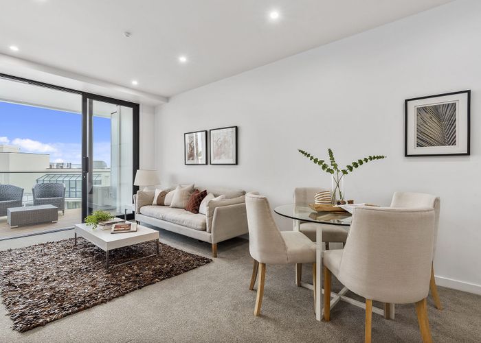  at 105/8B Lake Pupuke Drive, Takapuna, Auckland