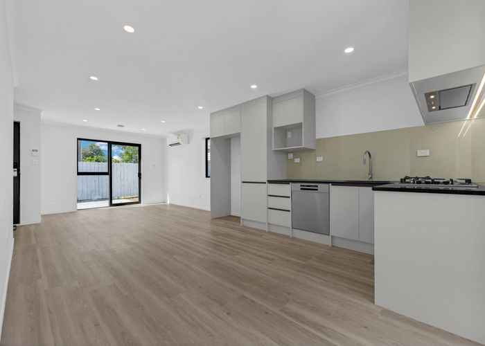  at 8D Gardiner Grove, Mangere East, Manukau City, Auckland