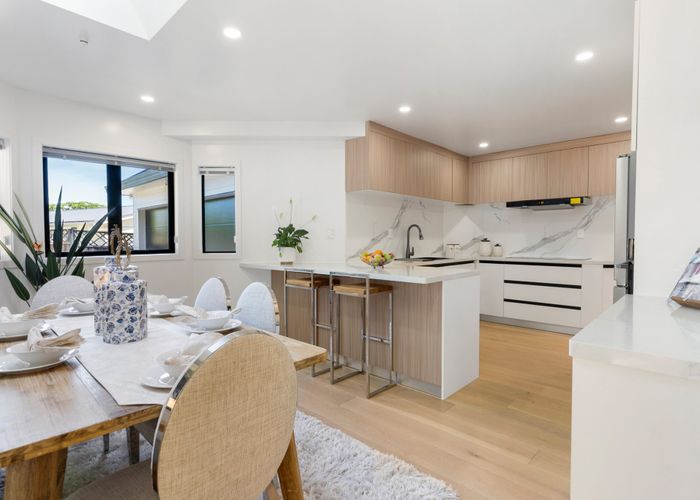 at 2/5 Jutland Street, Mairangi Bay, Auckland