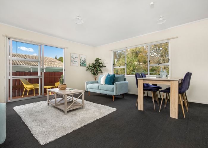  at 2/18 Wattle Road, Sunnyvale, Auckland